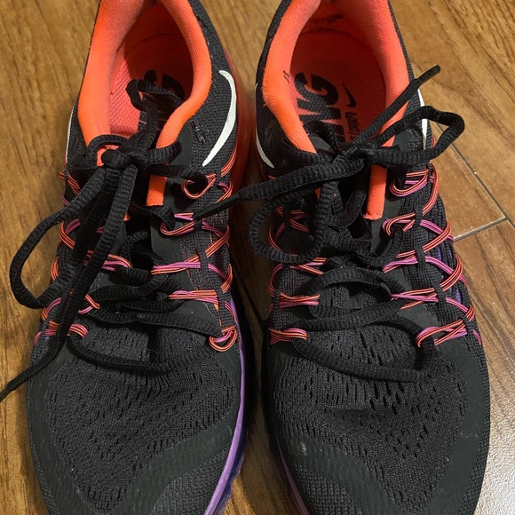 Women’s Nike running shoes - Picture 4 of 5